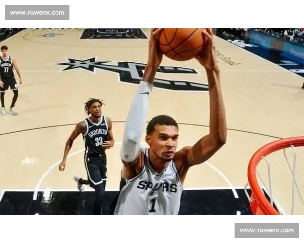 三战 100+40+18!文班成历史首人,MVP+DPOY 稳了? 三战 100+40+18!文班成历史首人,MVP+DPOY 稳了?